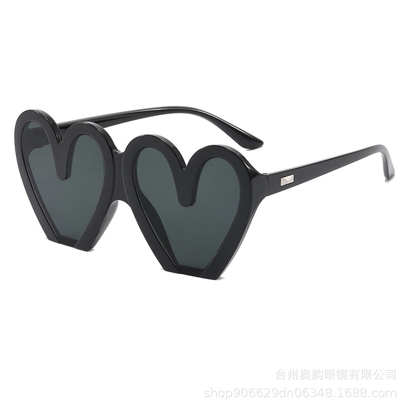 Wholesale  Peach Heart Retro Funny Sunglasses Anti-Uv Party Catwalk High-End Exaggerated Sunglasses